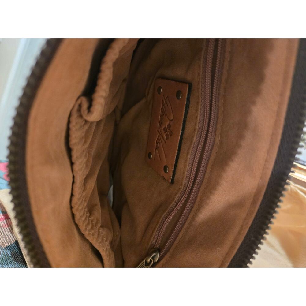 NEW Patricia Nash - Brown Leather Wristlet  Floral Detail - Picture 4 of 6